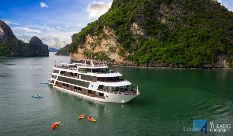 Le Theatre Cruise image 0