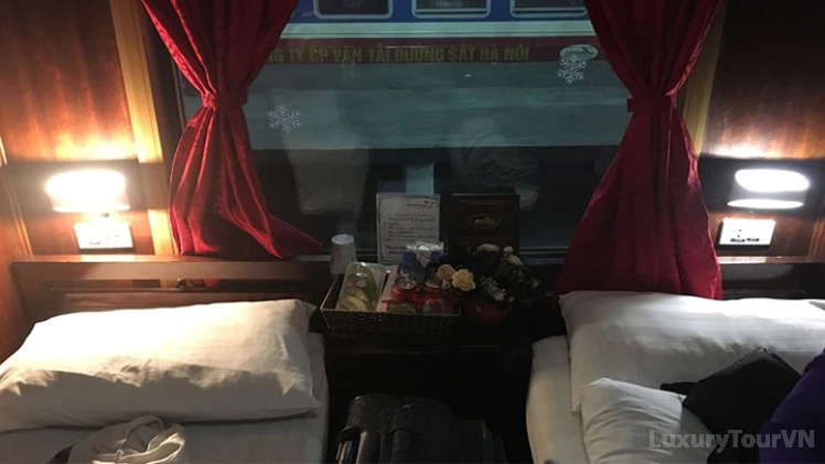 Orient Express train Hanoi to Sapa - Shared service image 3
