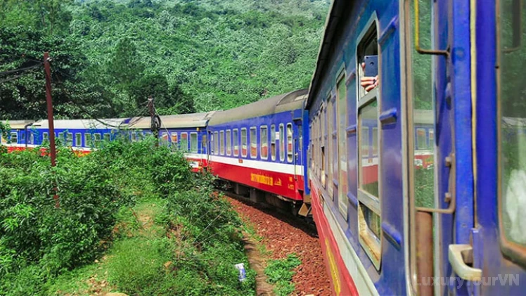 Hanoi to Ninh Binh train (by Vietnam Railway) image 0