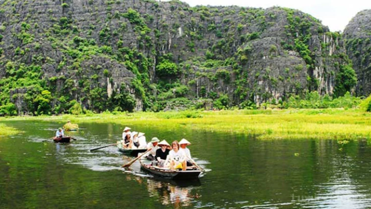 Deluxe Hoa Lu - Tam Coc - Mua Cave - Small Group image 3