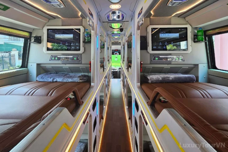 Hanoi  Sapa Bus VIP Cabin - HK Open Tour image 0
