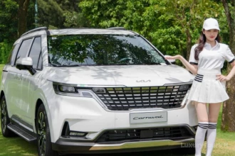 Hanoi to Halong Bay Shared Car [Luxury] image 0