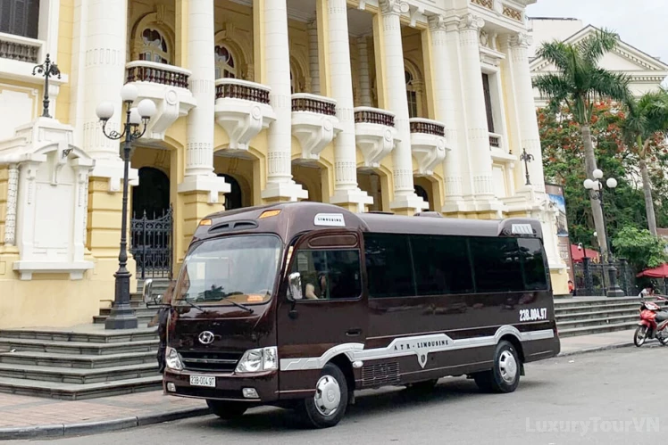Hanoi to Ha Giang limousine van image 5