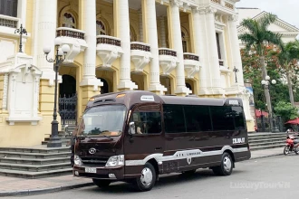 Hanoi to Ha Giang limousine van image 5