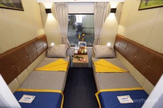 Laman Express luxury train from Hue to Hanoi image 2