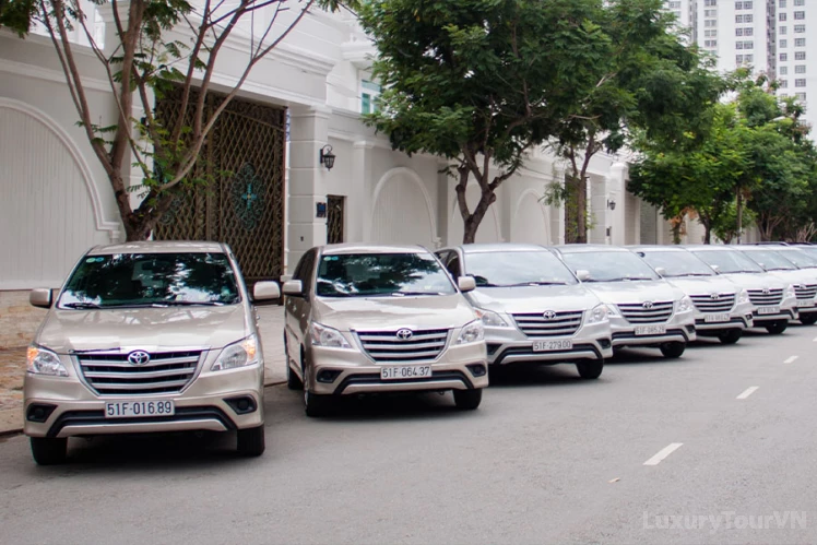 Can Tho to Ho Chi Minh City / Airport private car image 0
