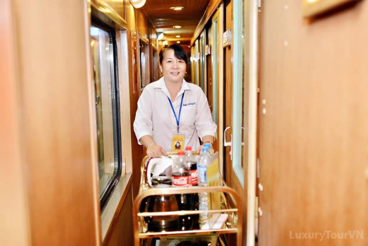 King Express train Sapa to Hanoi image 4