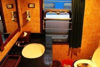 Victoria Express train Sapa to Hanoi image 3