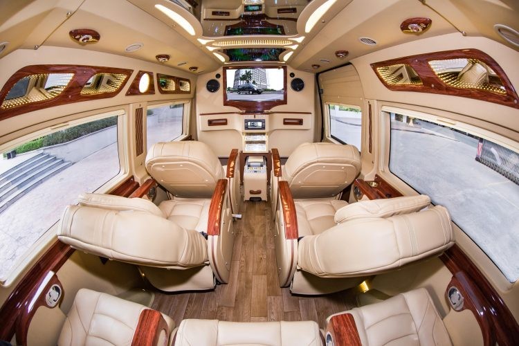 Hanoi – Sapa Greenlion Limousine Van in car